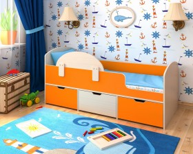 Кровать Малыш-мини с бортиком Дуб молочный/Оранжевый в Таре - tara.katalogmebeli.com | фото